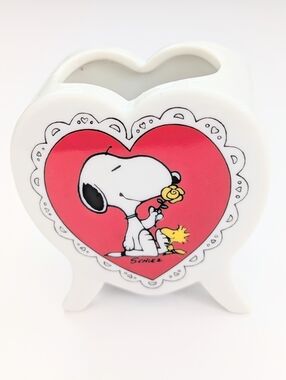 Vintage/Collectible Peanuts Snoopy & Woodstock Porcelain Heart-Shaped Planter